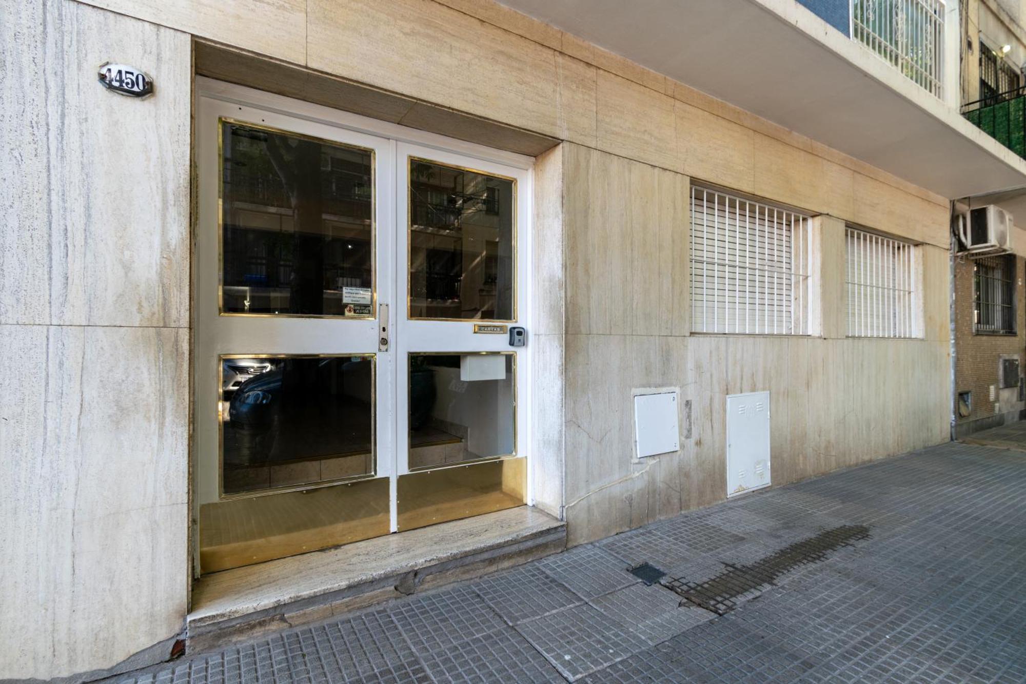 Zona Embajada - Plaza Italia By Debarrio Aparts Apartment *
